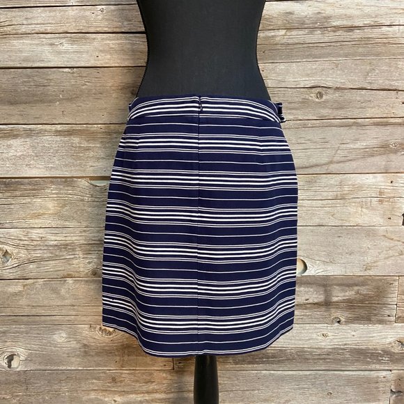 ✨💙Blue and White Loft Skirt💙✨ - Picture 3 of 7